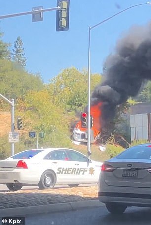 特斯拉撞車起火致三死，美國悲劇的背后，特斯拉車禍致三死，美國悲劇的背后真相揭秘